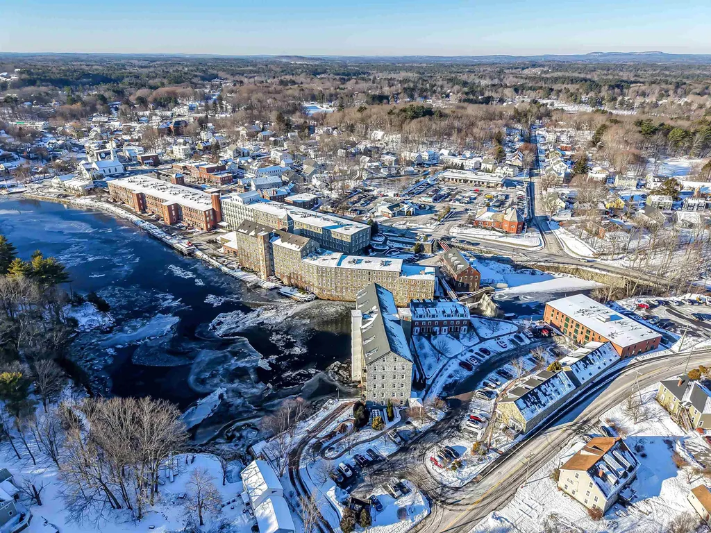 6 Bay Road Newmarket NH 03857