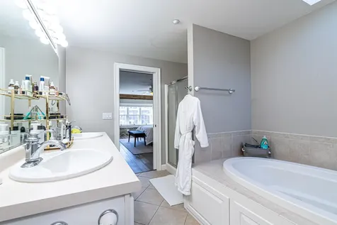 6 Bay Road Newmarket NH 03857