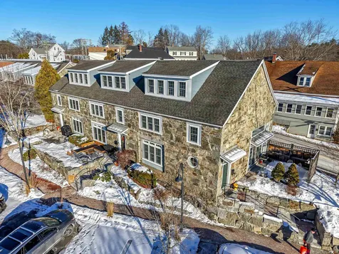 6 Bay Road Newmarket NH 03857