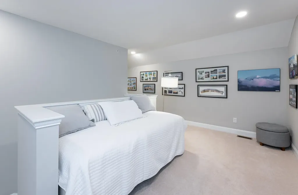 16 Angel Point Circle Goffstown NH 03045