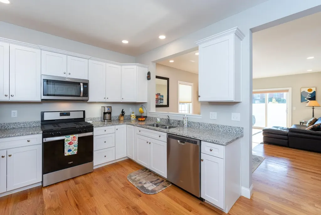 16 Angel Point Circle Goffstown NH 03045