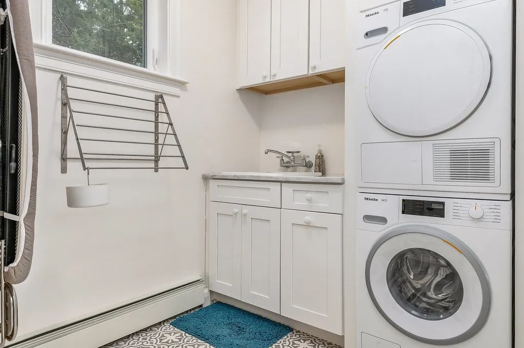 17 Joslin Road East Kingston NH 03833