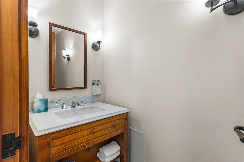 7412 Mountain Road Stowe VT 05672