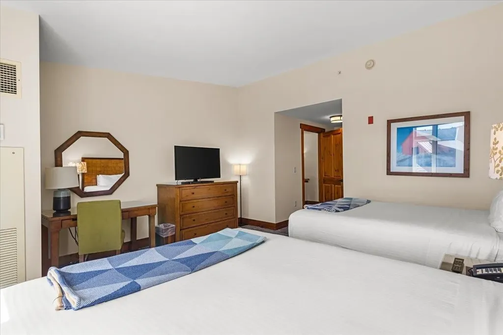 7412 Mountain Road Stowe VT 05672