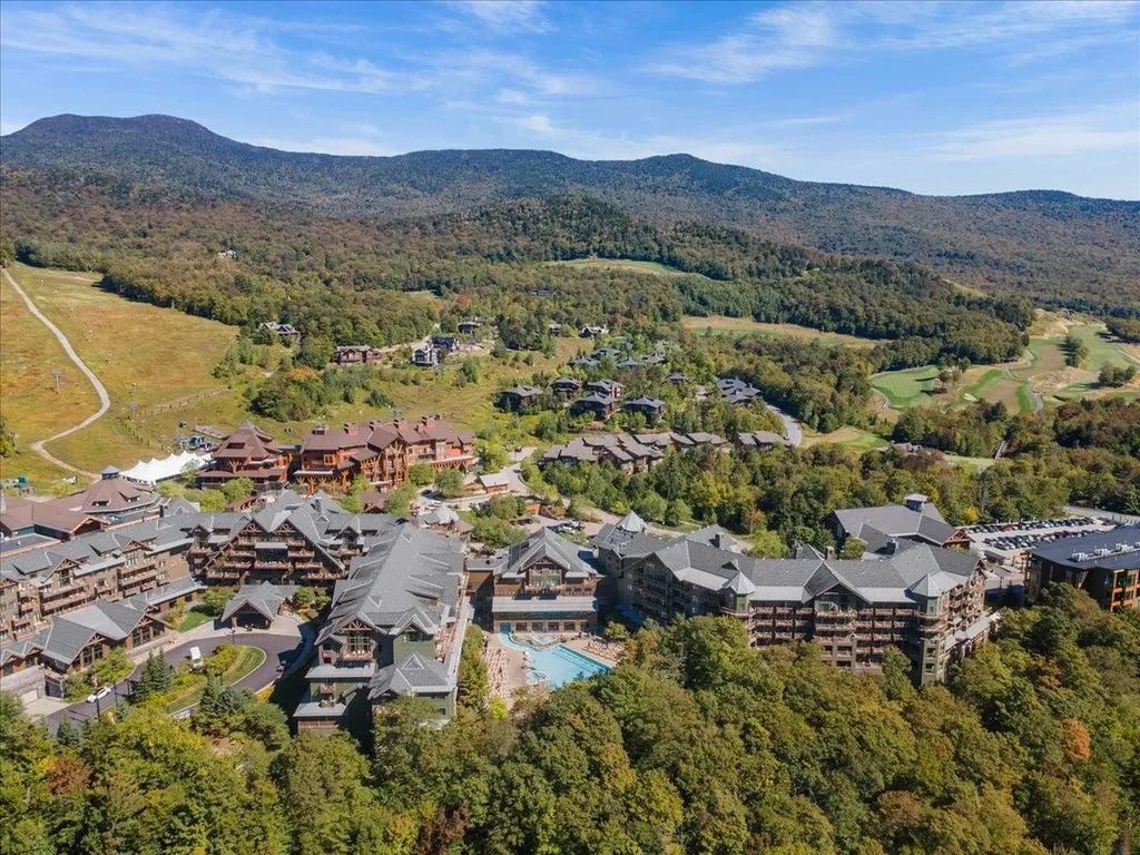 7412 Mountain Road Stowe VT 05672