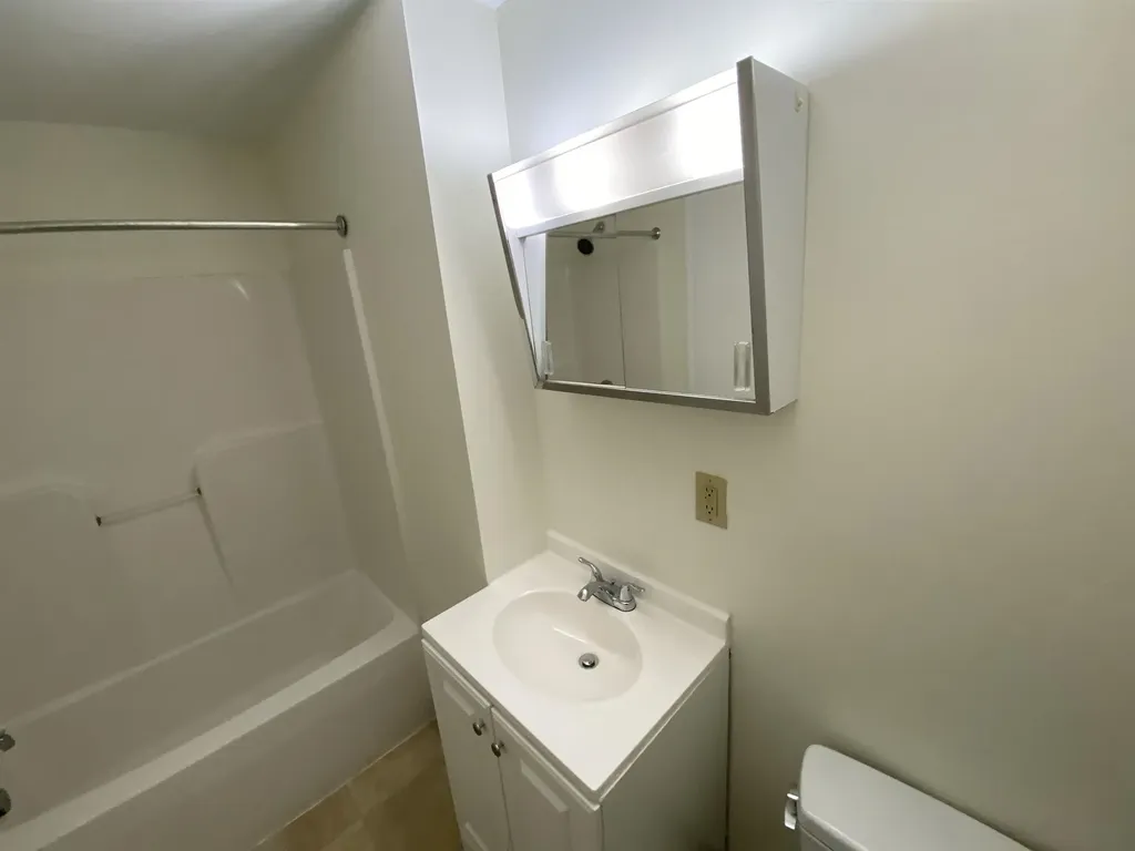 53 Walker Street Manchester NH 03102