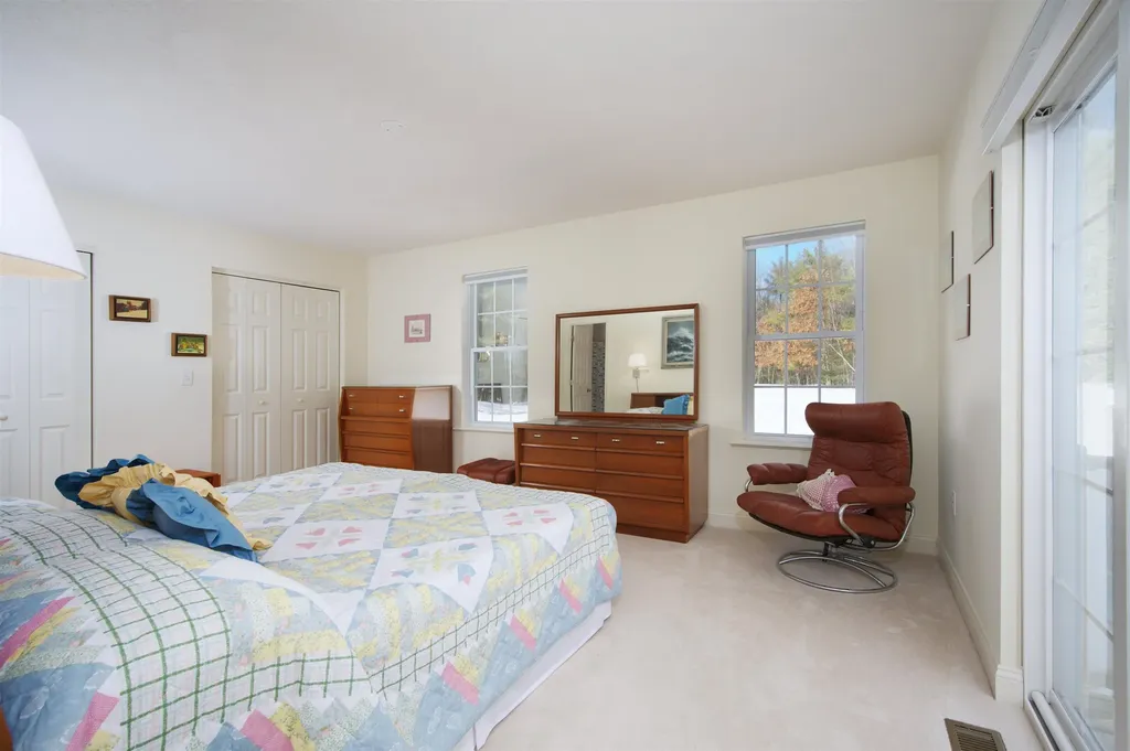 91-6 Hall Road Fremont NH 03044