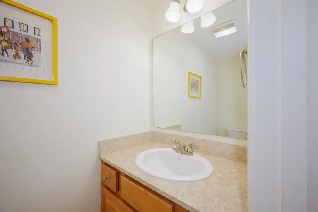 91-6 Hall Road Fremont NH 03044