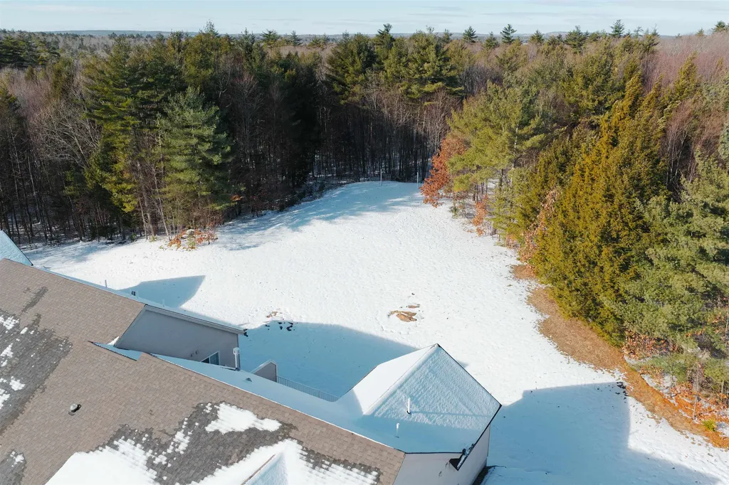 91-6 Hall Road Fremont NH 03044