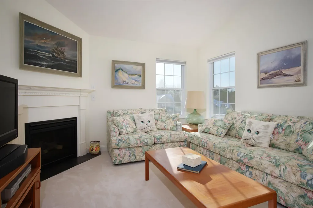 91-6 Hall Road Fremont NH 03044