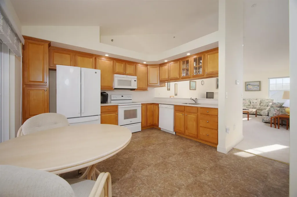 91-6 Hall Road Fremont NH 03044