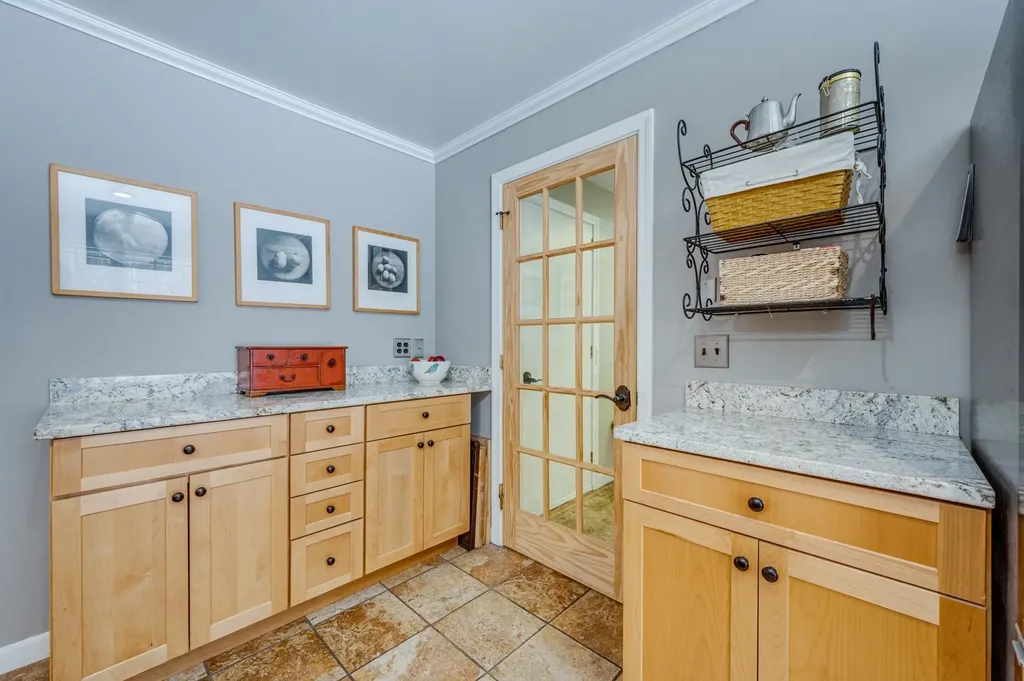 53 Elkins Road New London NH 03257