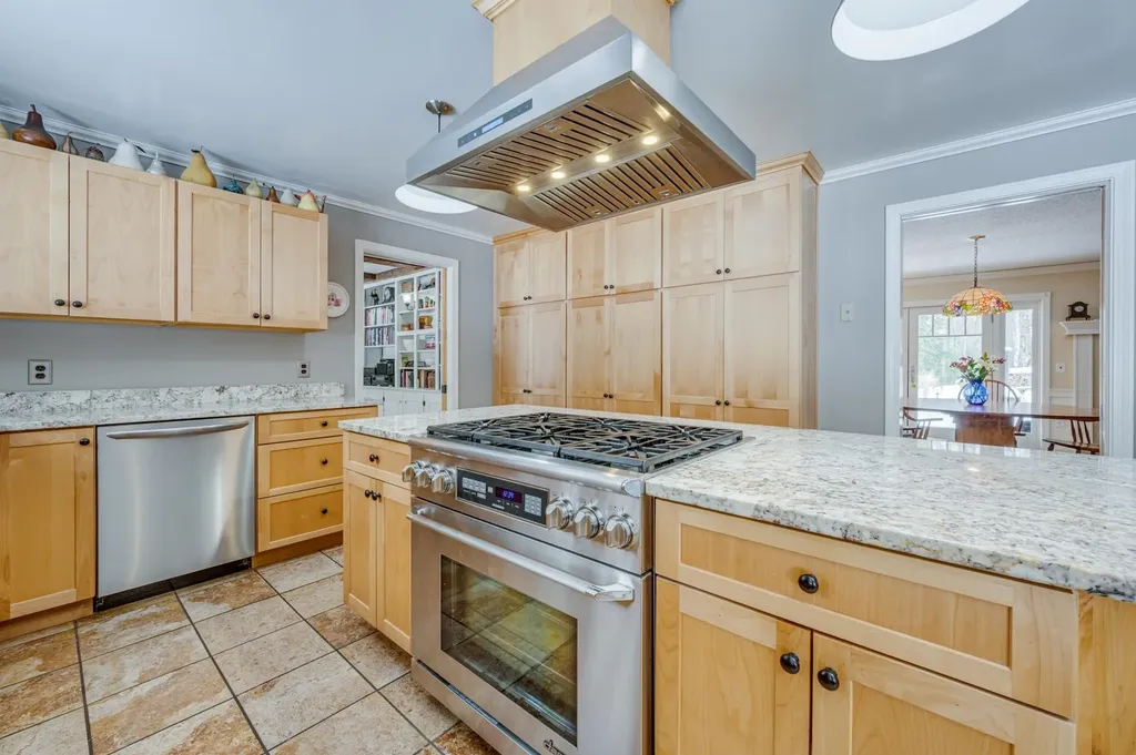 53 Elkins Road New London NH 03257