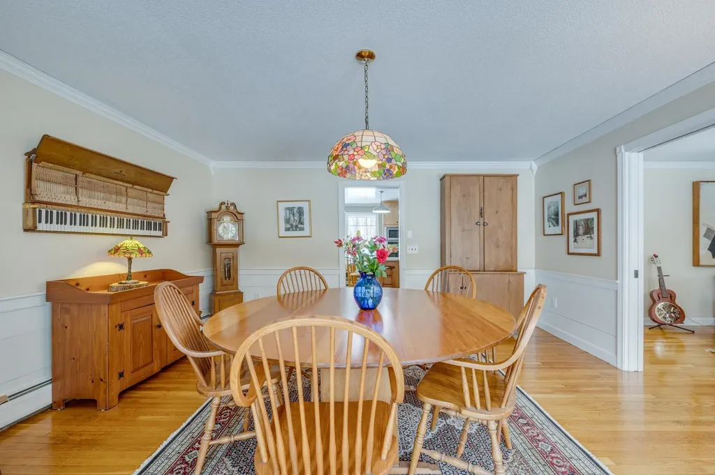 53 Elkins Road New London NH 03257