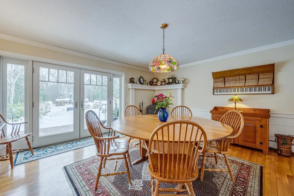 53 Elkins Road New London NH 03257