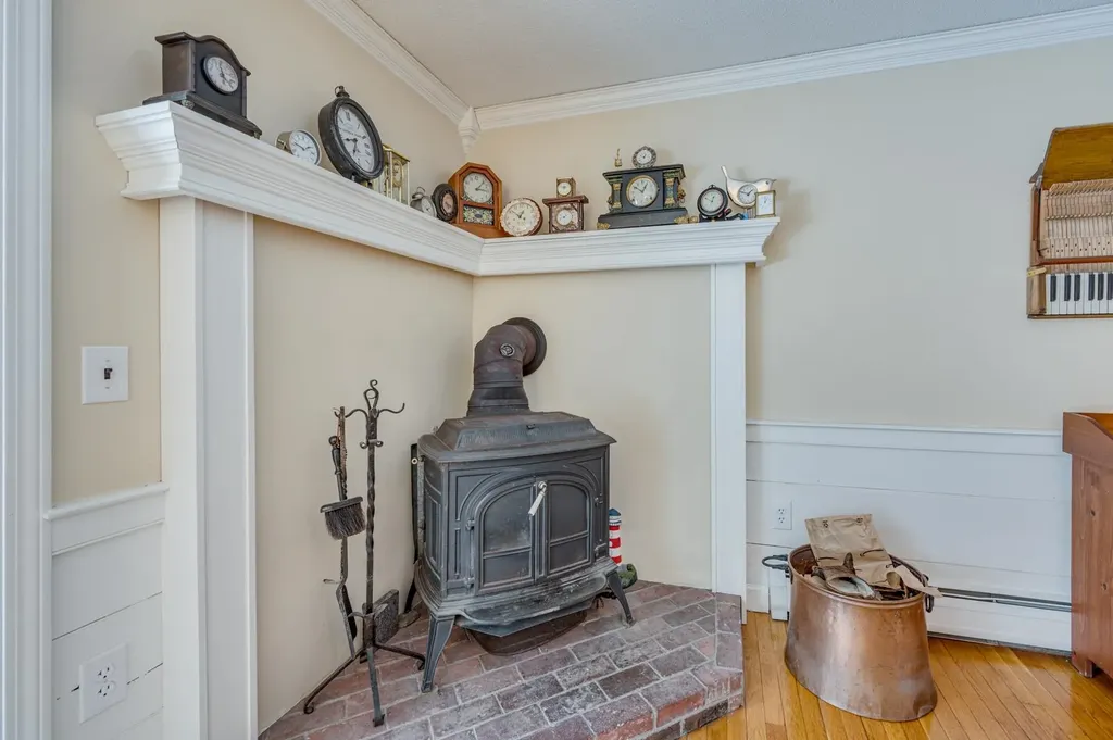 53 Elkins Road New London NH 03257