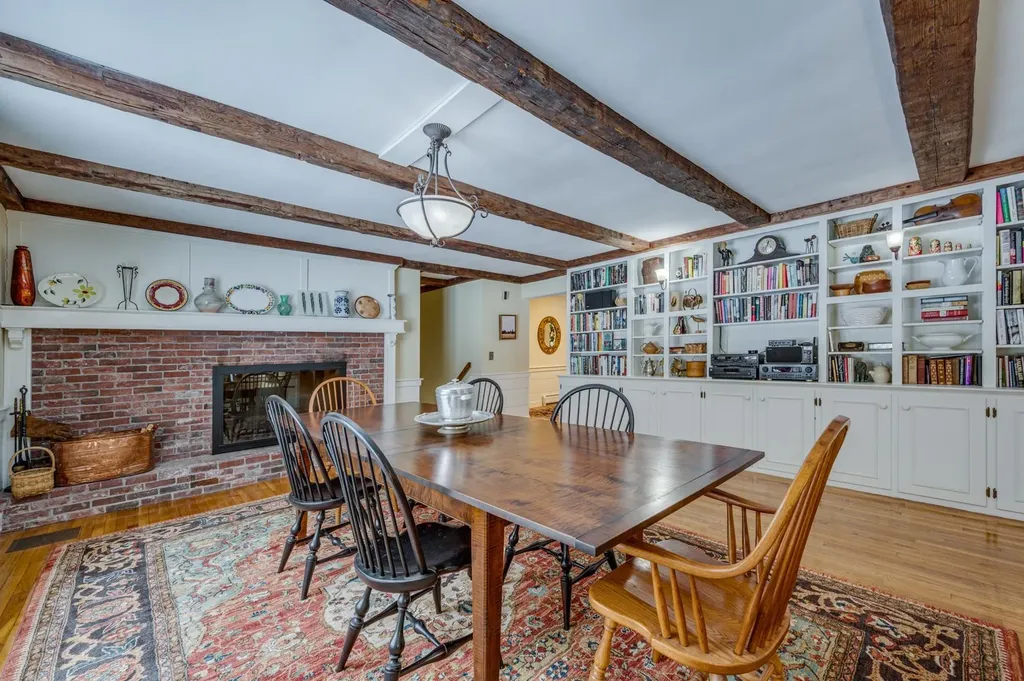 53 Elkins Road New London NH 03257