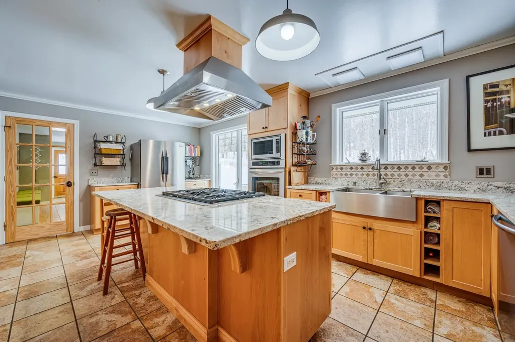 53 Elkins Road New London NH 03257