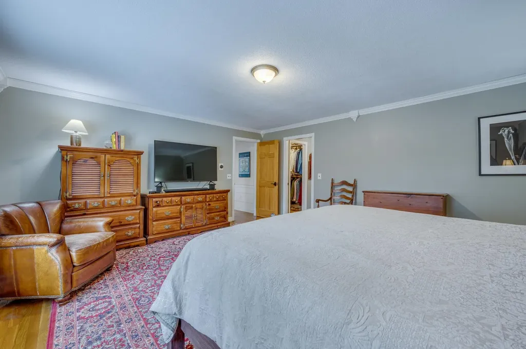 53 Elkins Road New London NH 03257