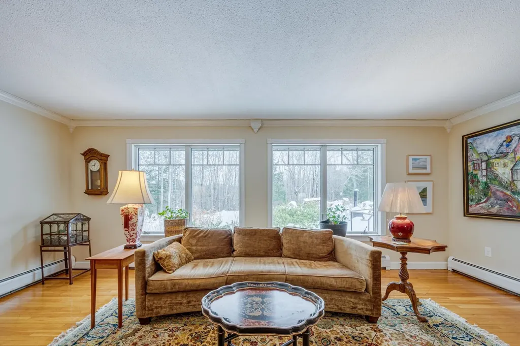 53 Elkins Road New London NH 03257