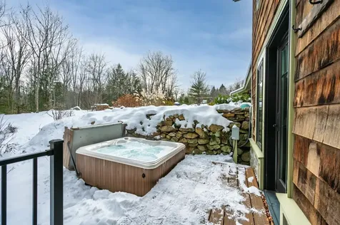 53 Elkins Road New London NH 03257