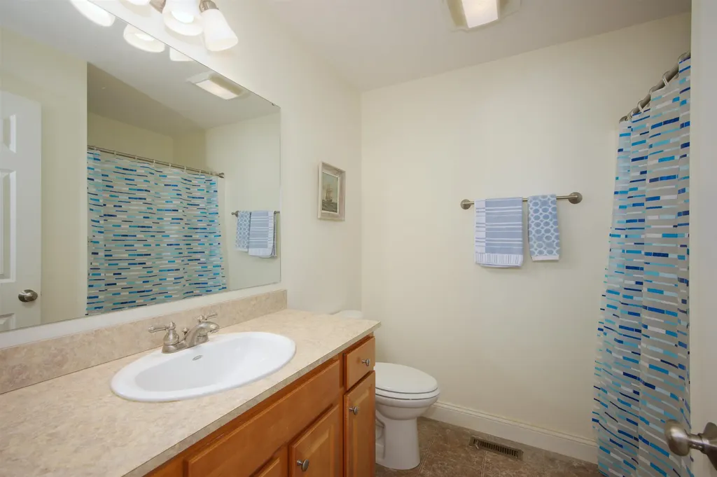 91-6 Hall Road Fremont NH 03044