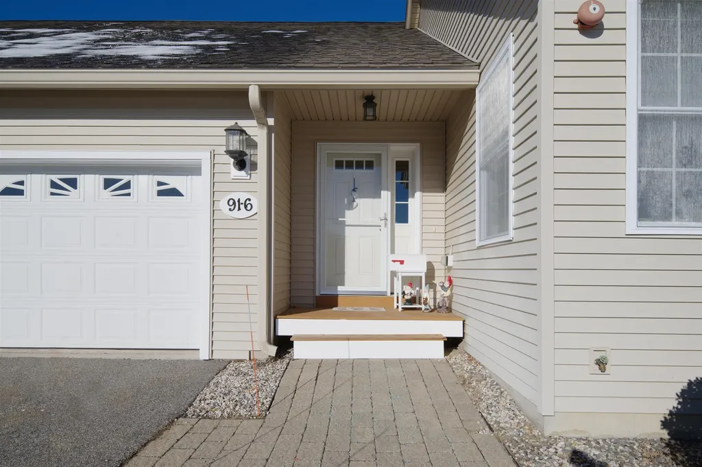 91-6 Hall Road Fremont NH 03044