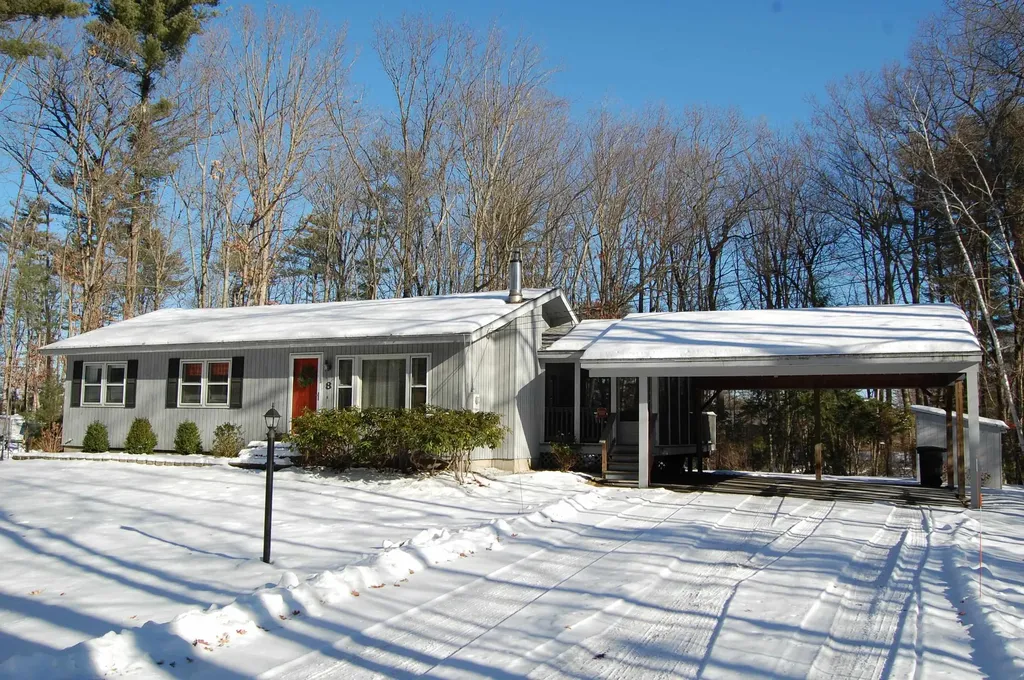 8 Teaberry Lane Bedford NH 03110