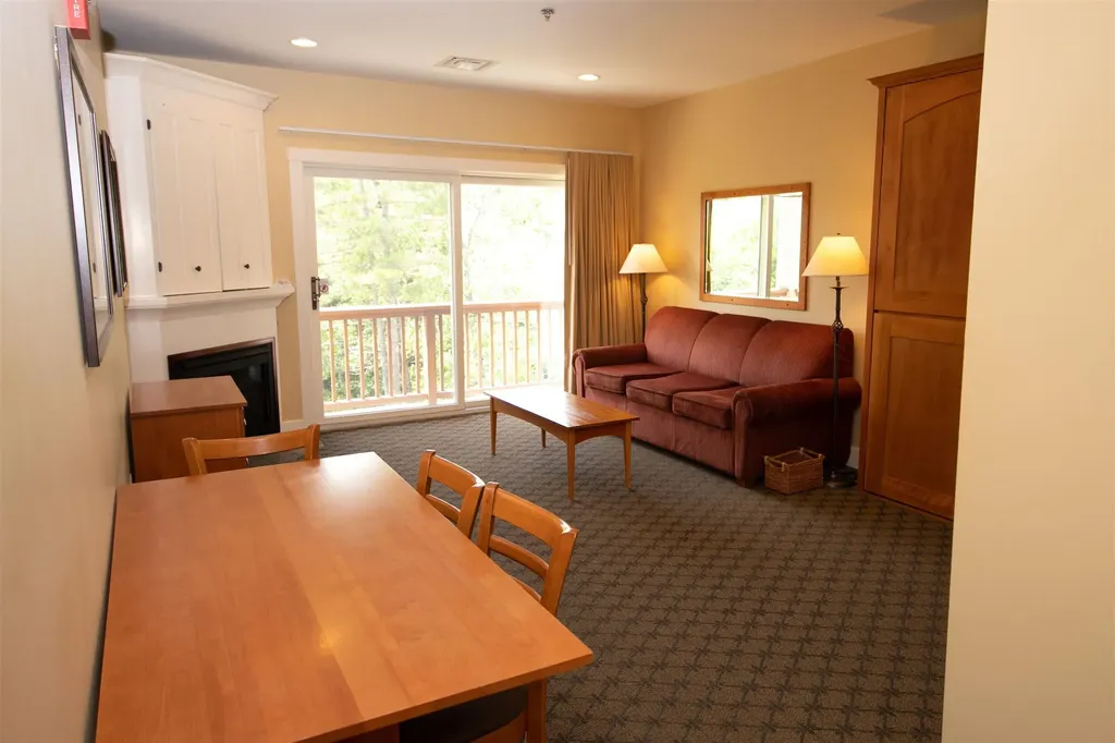 318/320 Qtr. I Jackson Gore Inn Ludlow VT 05149