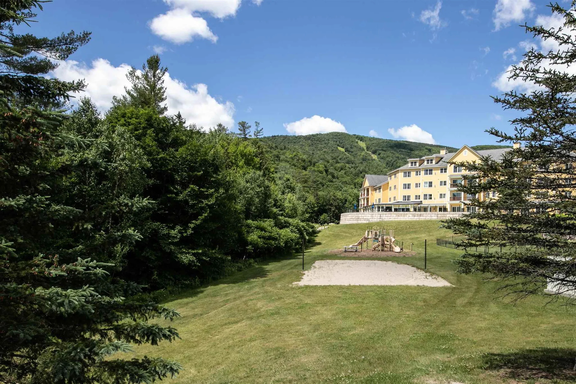 318/320 Qtr. I Jackson Gore Inn Ludlow VT 05149