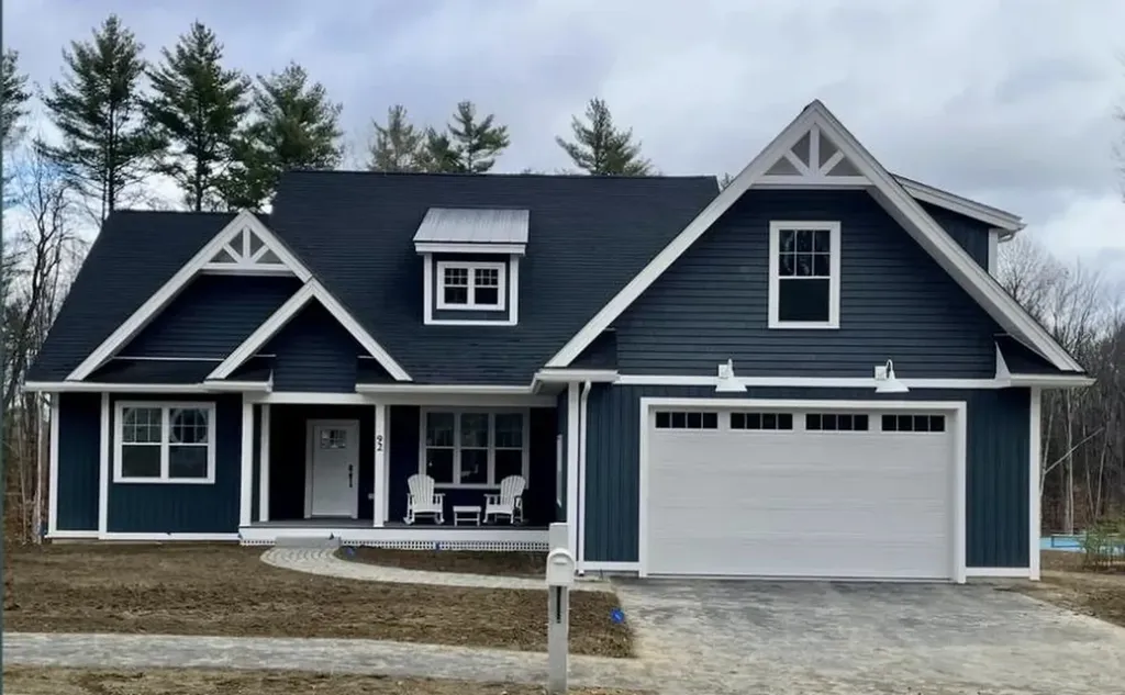 68 Lady Walsingham Way Laconia NH 03246