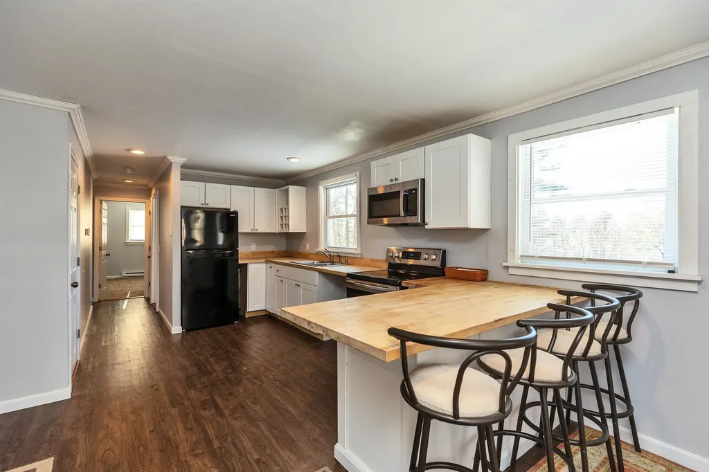 127 Holbrook Avenue Swanzey NH 03446