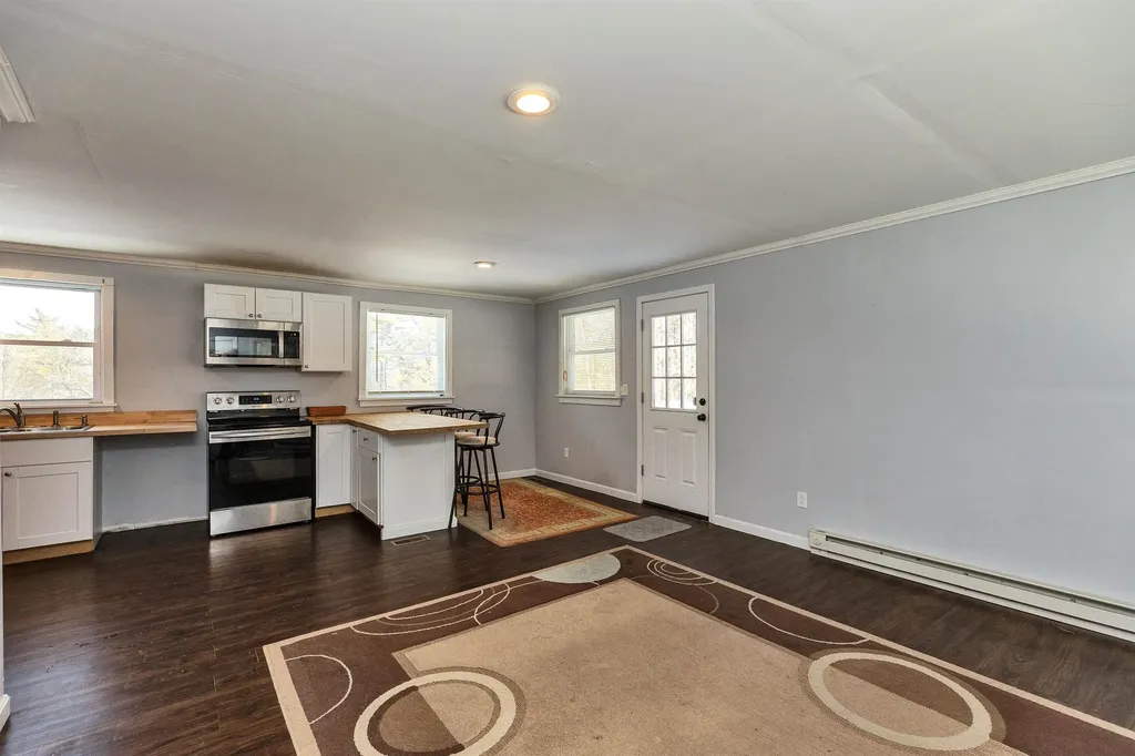 127 Holbrook Avenue Swanzey NH 03446