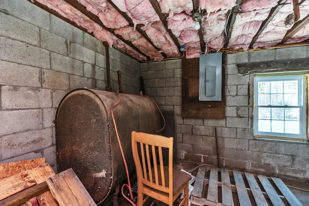 127 Holbrook Avenue Swanzey NH 03446