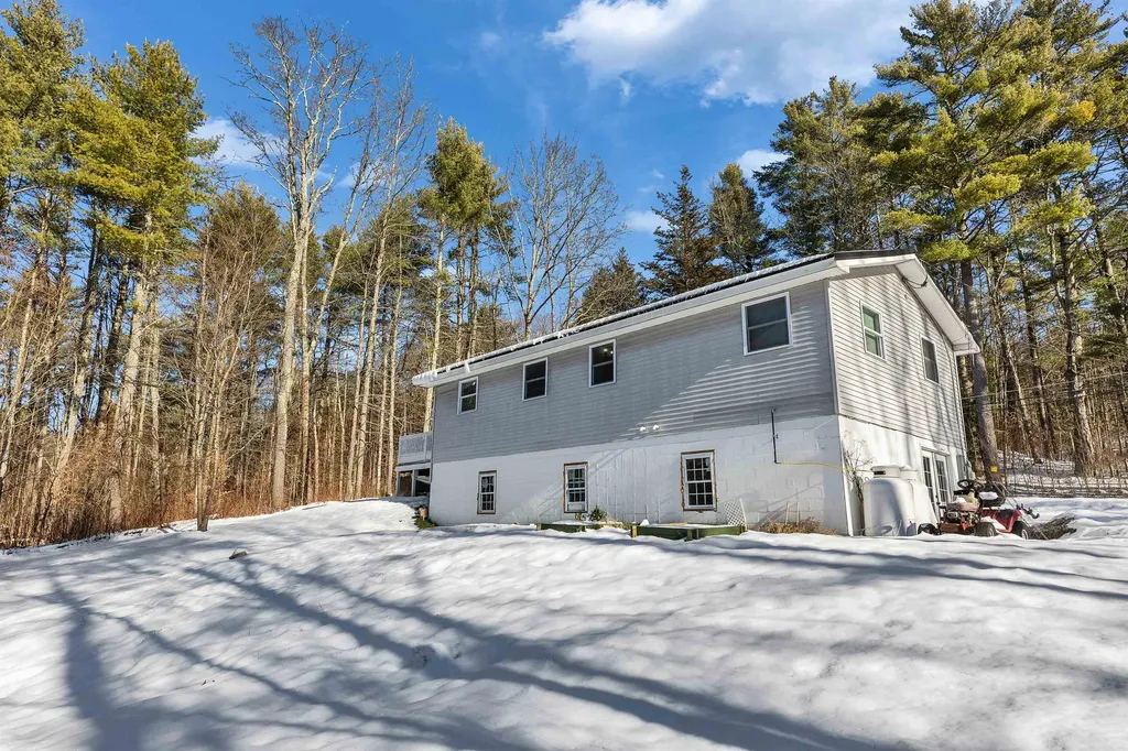 127 Holbrook Avenue Swanzey NH 03446