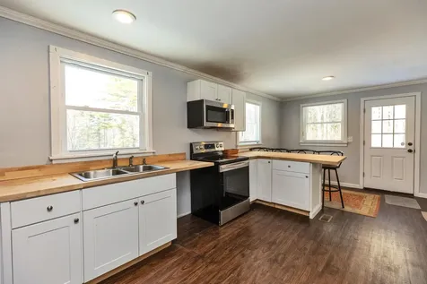 127 Holbrook Avenue Swanzey NH 03446