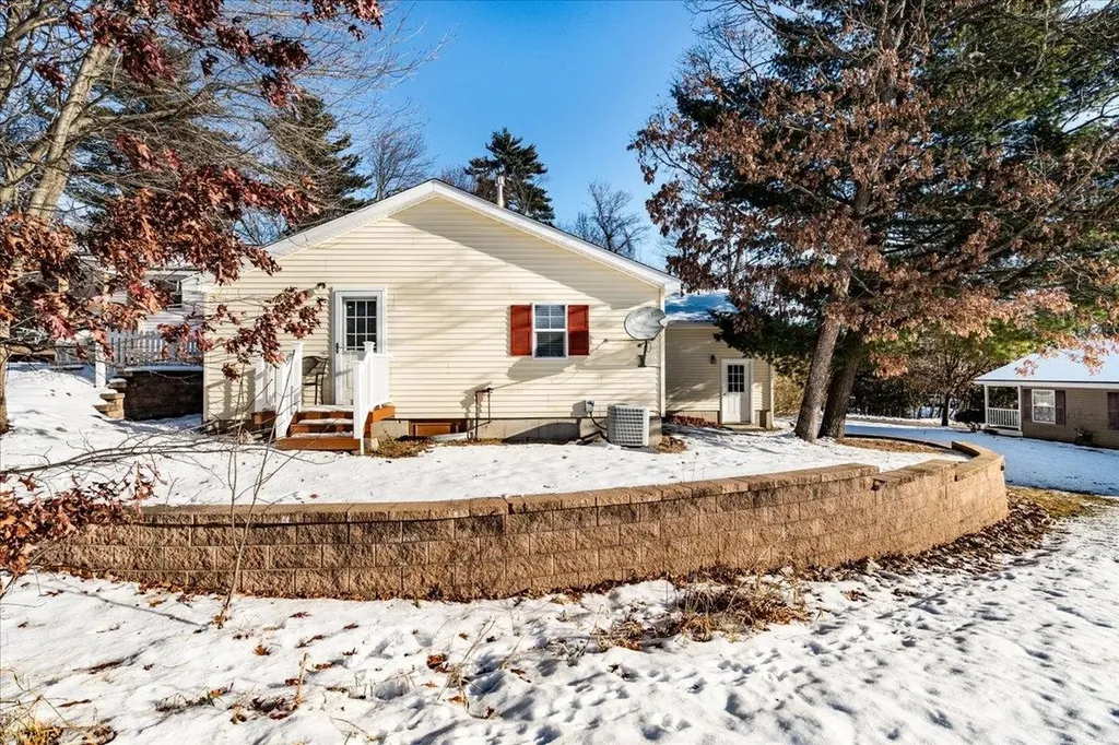 80 Ledgewood Way Manchester NH 03104