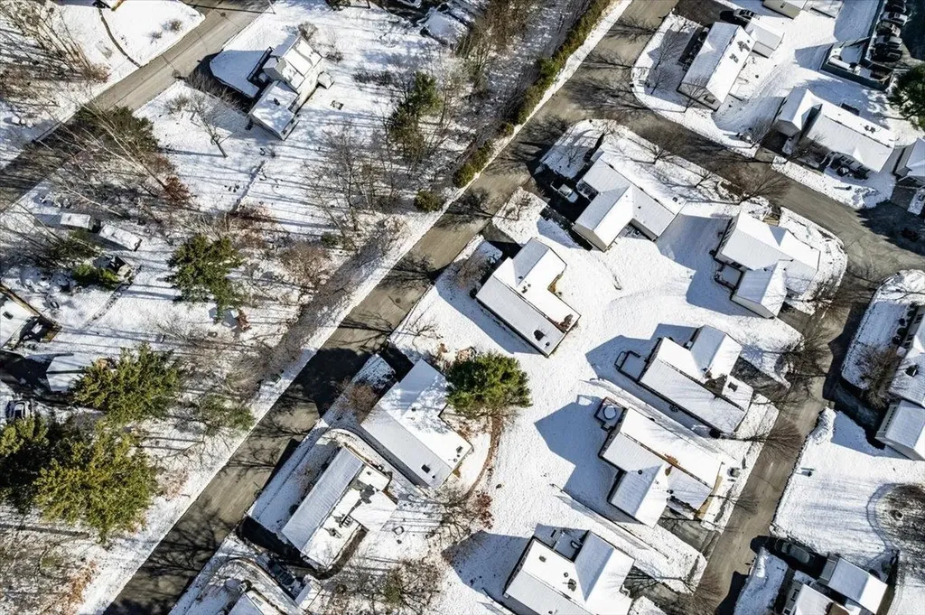 80 Ledgewood Way Manchester NH 03104