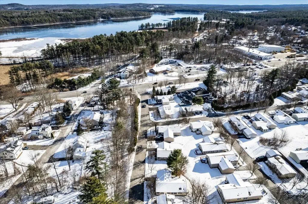 80 Ledgewood Way Manchester NH 03104