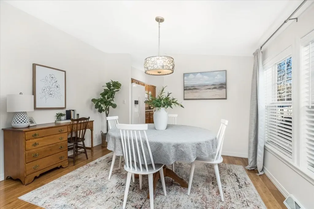 80 Ledgewood Way Manchester NH 03104