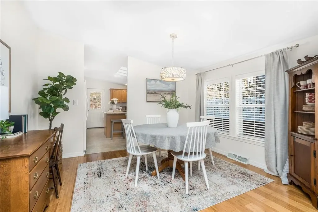 80 Ledgewood Way Manchester NH 03104