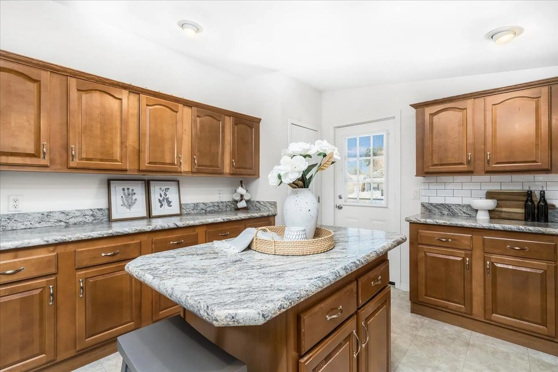 80 Ledgewood Way Manchester NH 03104