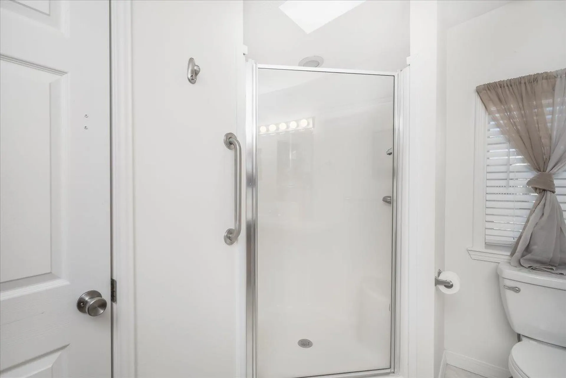 80 Ledgewood Way Manchester NH 03104