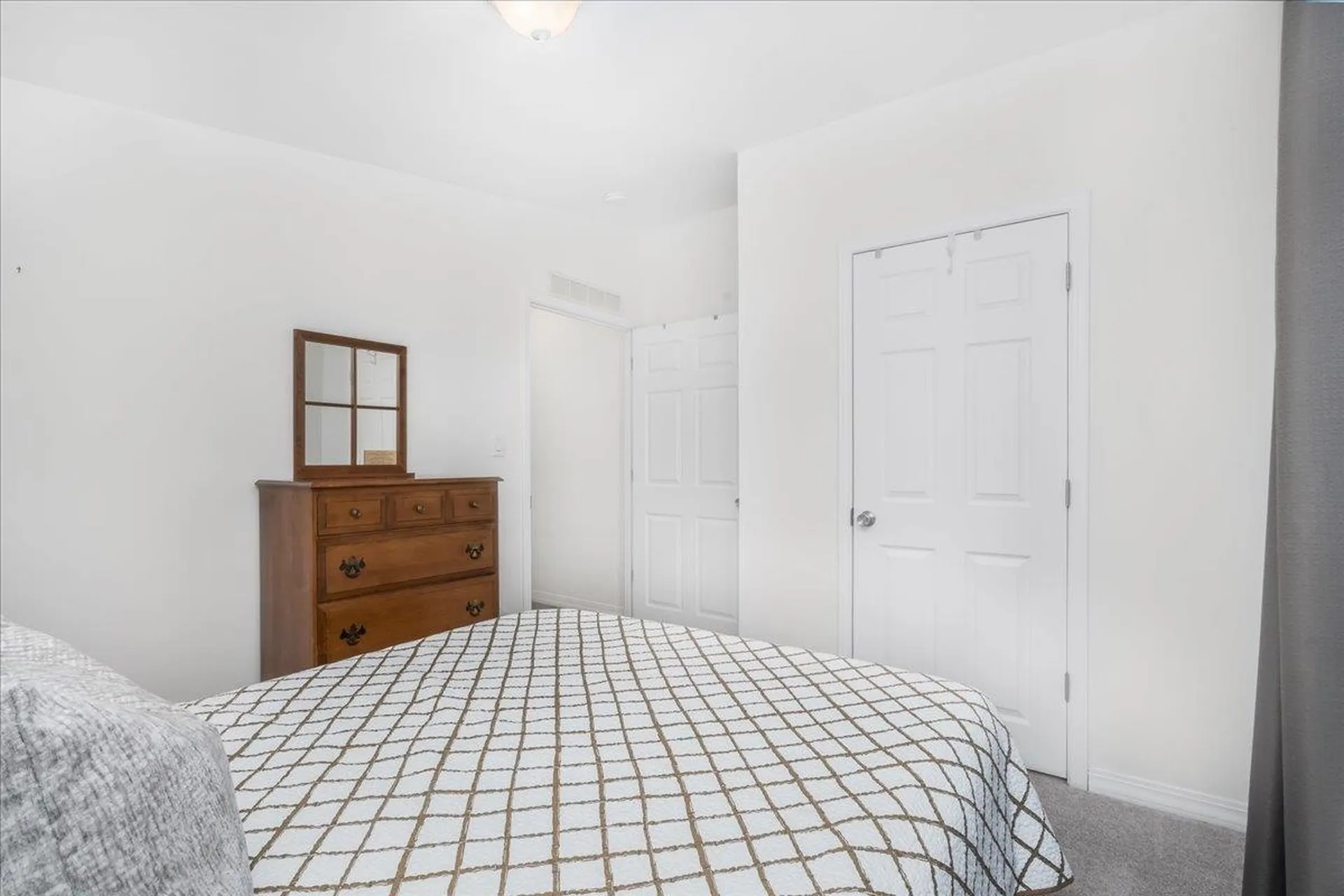 80 Ledgewood Way Manchester NH 03104