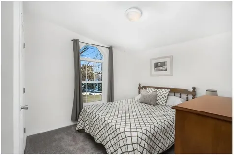 80 Ledgewood Way Manchester NH 03104