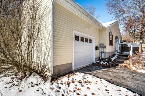 80 Ledgewood Way Manchester NH 03104