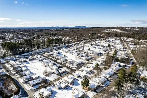 80 Ledgewood Way Manchester NH 03104