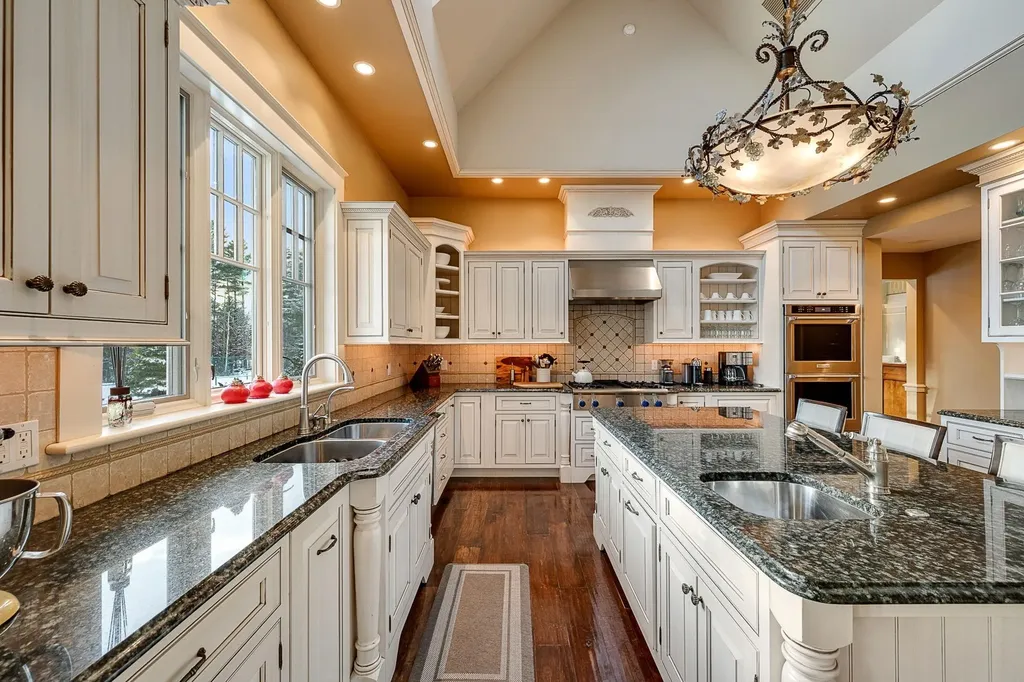 484-1 Edson Hill Road Stowe VT 05672