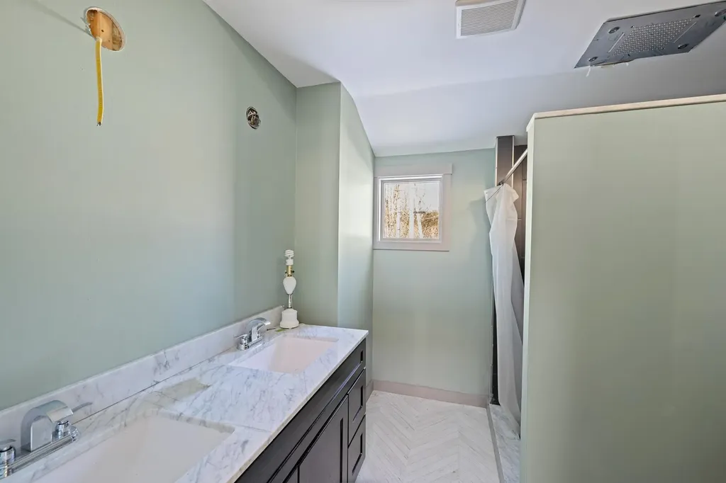 1844 Depot Street Manchester VT 05255