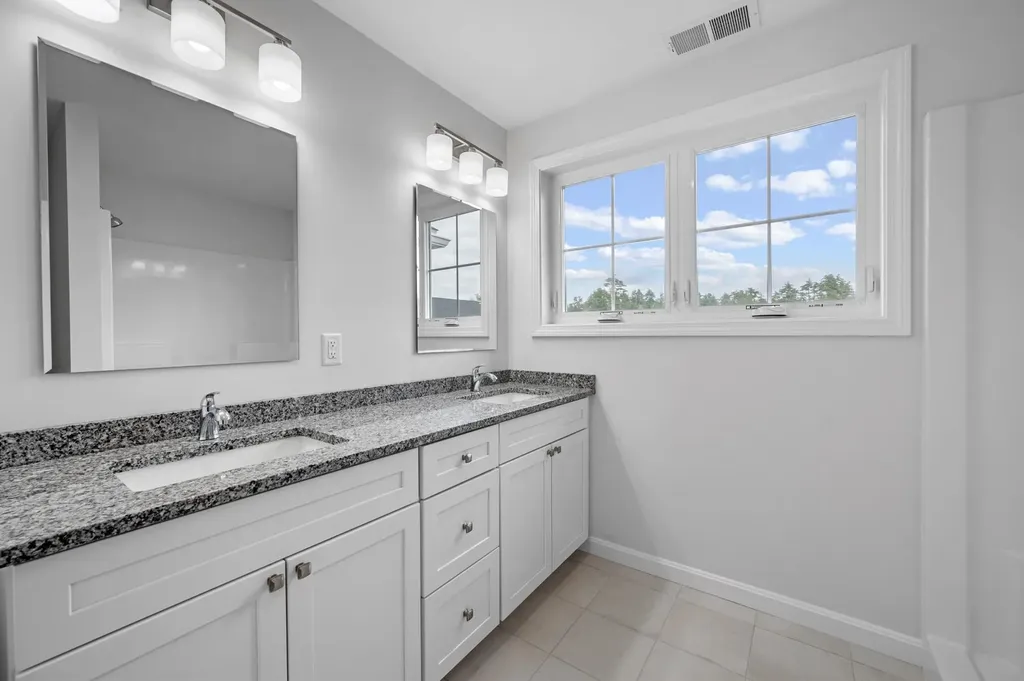 3 Autumn Lane Raymond NH 03077